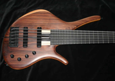 0152 Harlot MKII 6 Short Scale