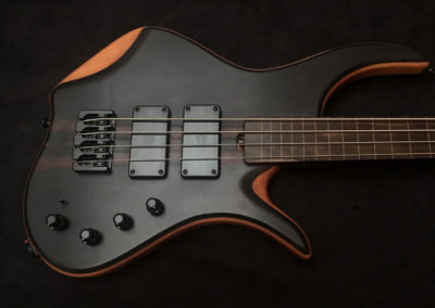 0333 Krell Fretless 4.