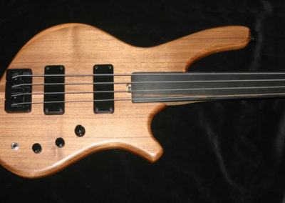G030 Recurve Fretless 4.
