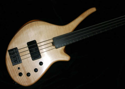 0046 Harlot Fretless 4