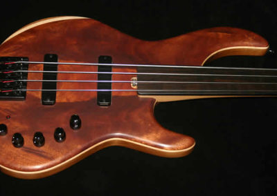 0120 Custom J Type Fretless 4